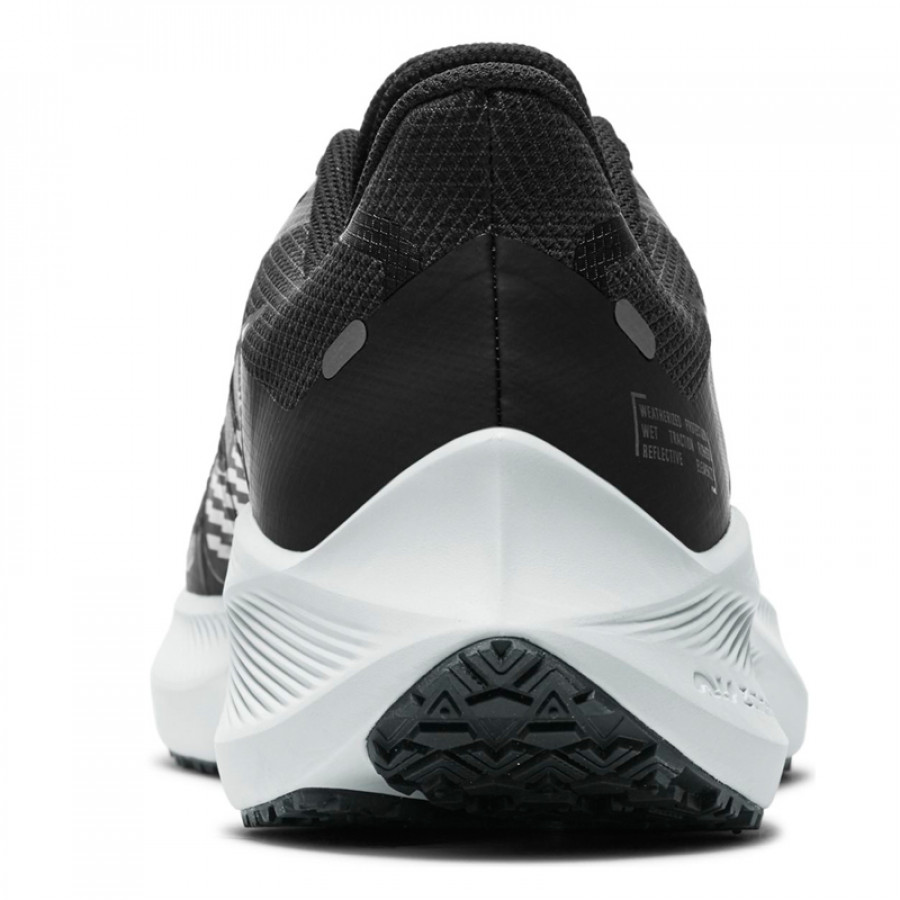 nike zoom winflo shield